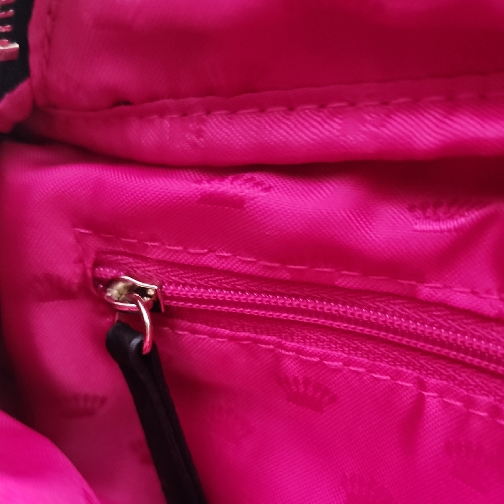 Juicy Couture Black Vegan Leather Fanny Pack / Belt Bag – Gold Logo - Picture 10 of 11